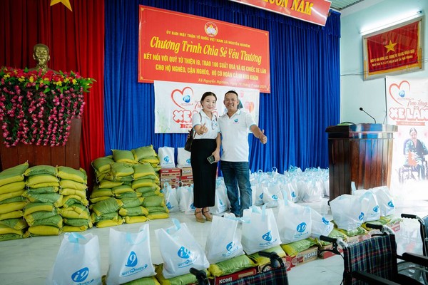 Hình ảnh nhóm hỗ trợ cộng đồng.